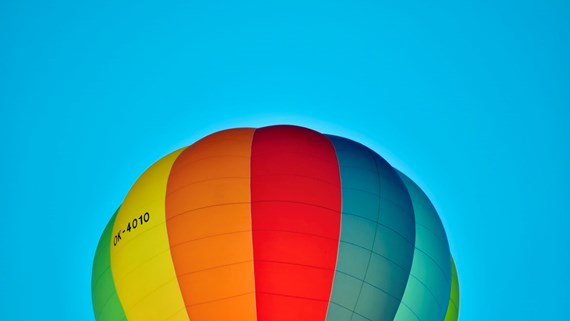 bright hot air baloon