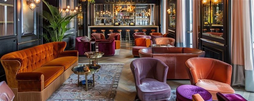 private bar