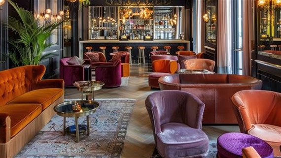 private bar