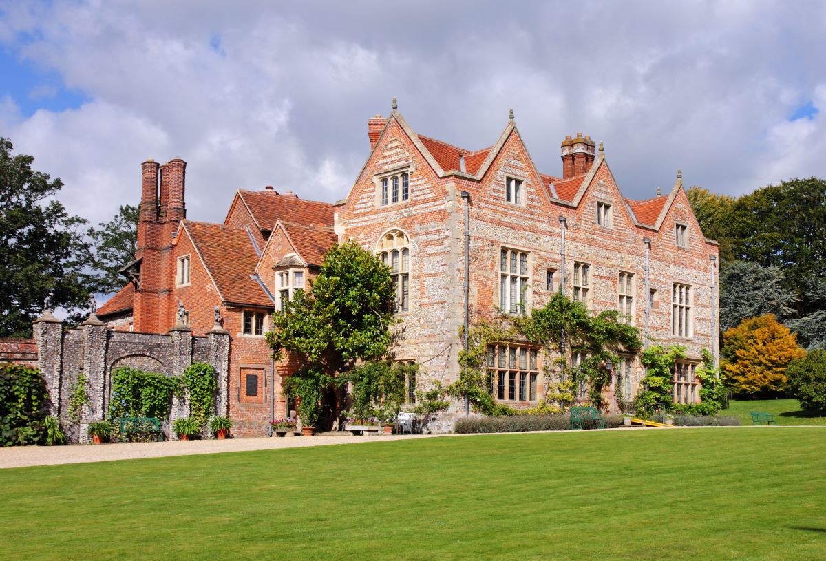 english estate in the country
