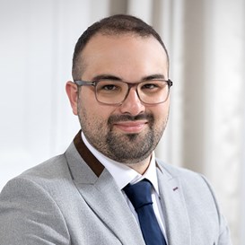 Alex Evans lawyer photo