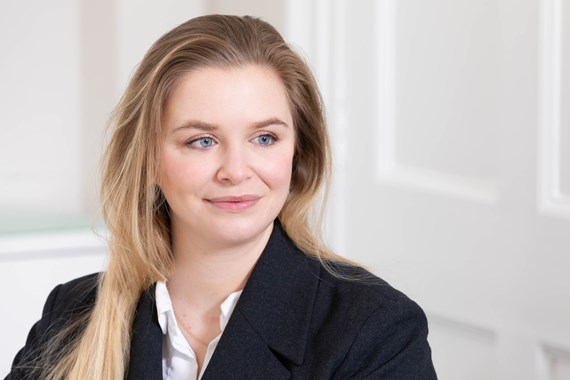 Caitlin Farrar lawyer