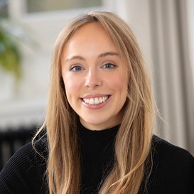 Ellen Headshot