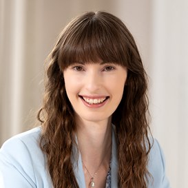 Laura headshot
