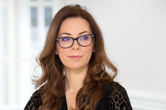 Sarah Hutchinson lawyer photo